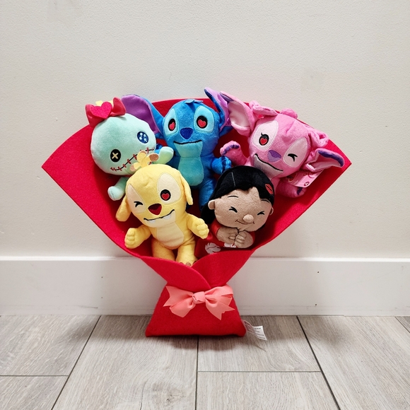 Lilo & Stitch Valentine\'s Day Plush Bouquet